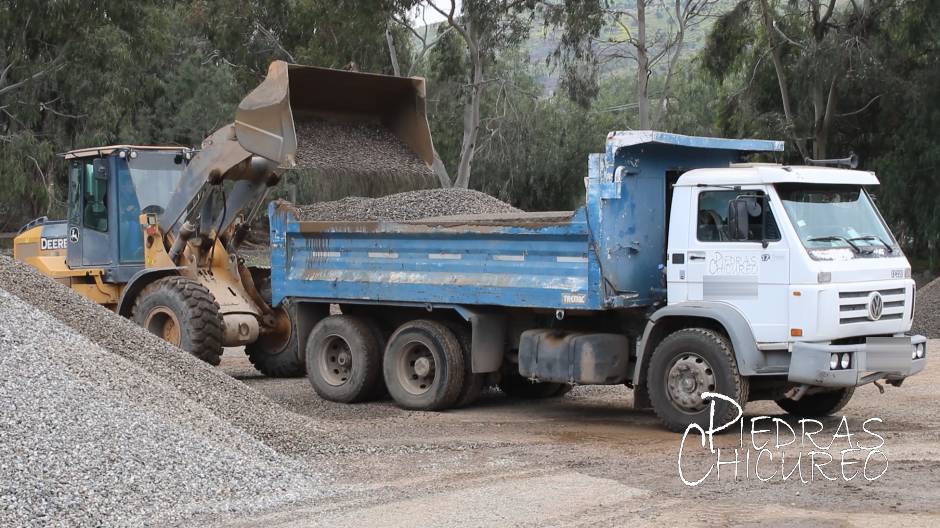 Miniatura de video, acá vemos la carga y descarga de materiales solicitados por cliente en lo barnechea